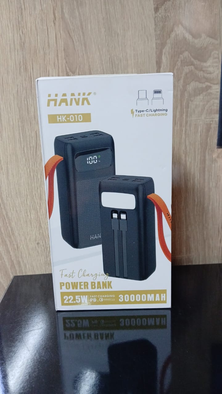 HANK - Power Bank 30000 mAh/22.5W - Batterie externe et portable avec LED Puissant et câble Type C/Lightning incluses 